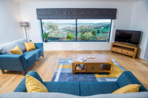 York Lodge- Spacious 3 bed bungalow with wonderful estuary views